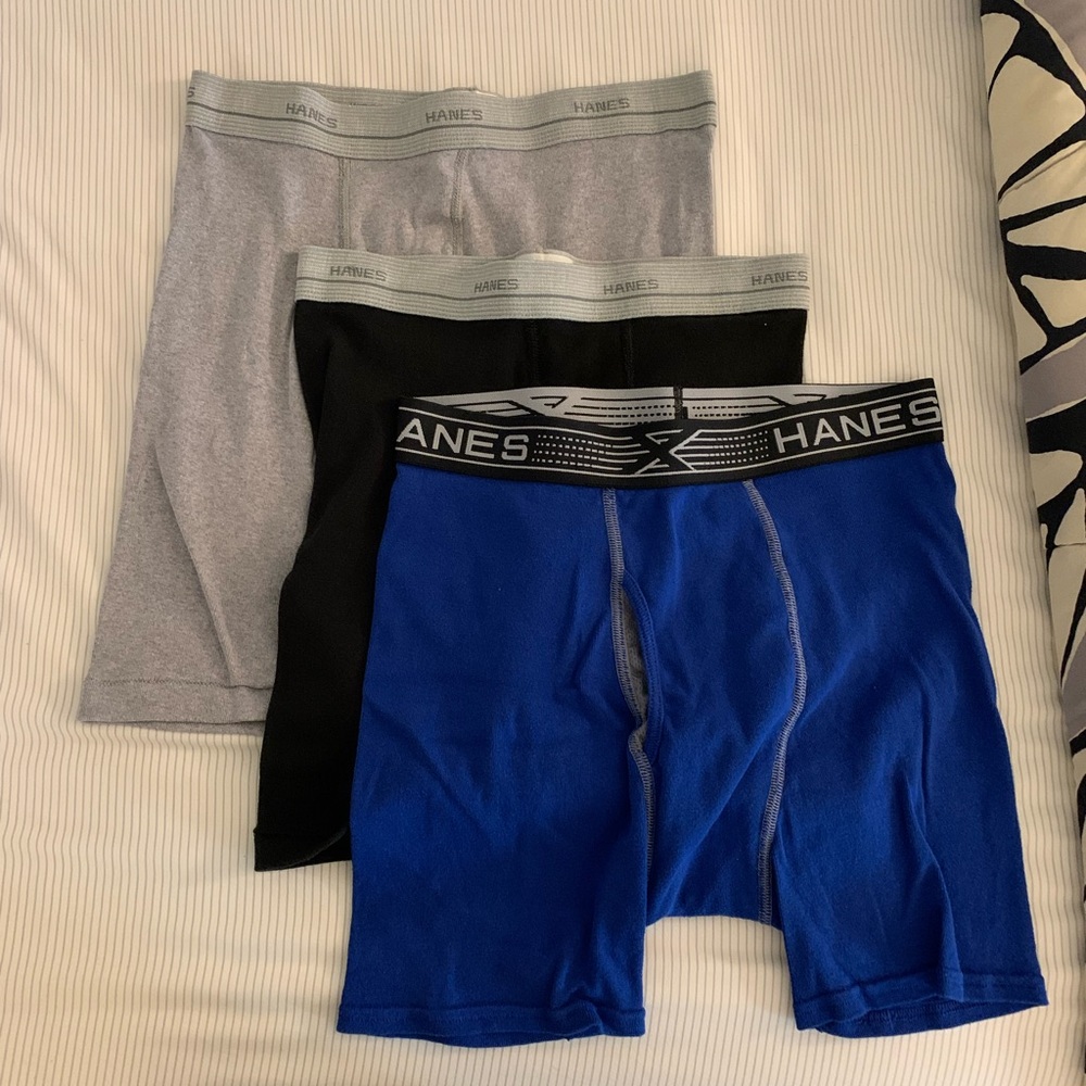 3 pairs of Hanes boxer briefs